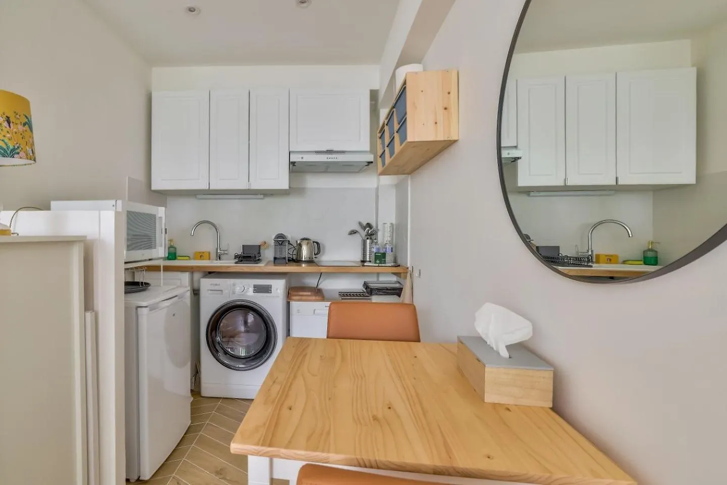 Superb Studio Bien Equipe Paris Montparnasse Apartament