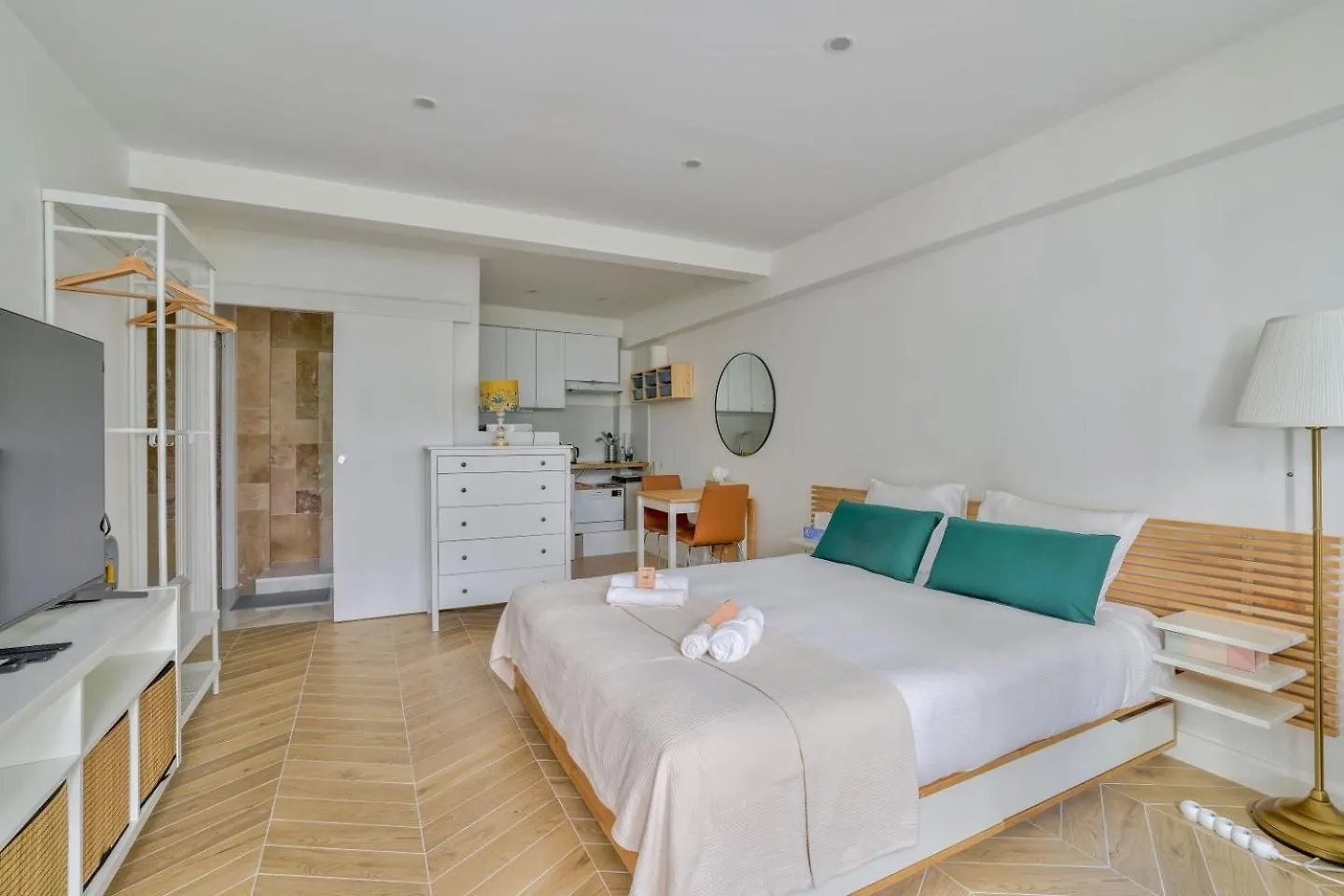 Superb Studio Bien Equipe Paris Montparnasse Apartament